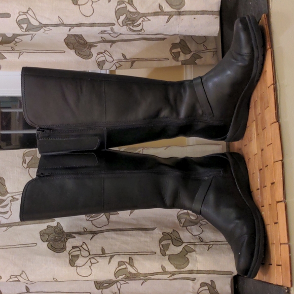 EUC Tall Black Leather Boots - size 8 - Picture 2 of 12